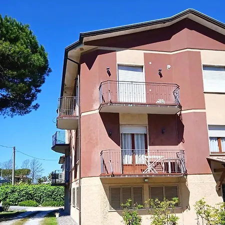 Il Pontile In Marina Di Massa, With Private Outdoor Area, Just 400 Meters From The Sea Aparthotel