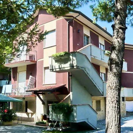 Il Pontile In Marina Di Massa, With Private Outdoor Area, Just 400 Meters From The Sea Aparthotel *