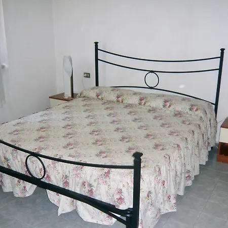 Il Pontile In Marina Di Massa, With Private Outdoor Area, Just 400 Meters From The Sea Aparthotel *