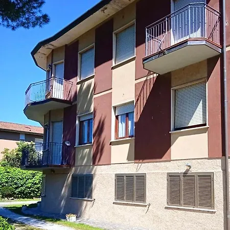 Il Pontile In Marina Di Massa, With Private Outdoor Area, Just 400 Meters From The Sea Apart Otel *